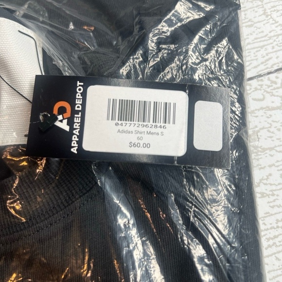 Adidas Shirt Mens Size Small Carbon Multi Sport Osize Tee Badge of Sport - Picture 5 of 8